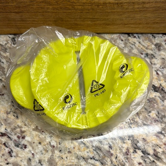 Tupperware Empanada Press - Picture 3 of 3